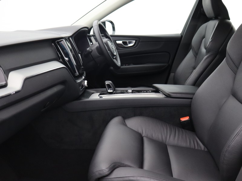 2023 (73) VOLVO XC60 2.0 B4D Plus Dark 5dr AWD Geartronic 4795704