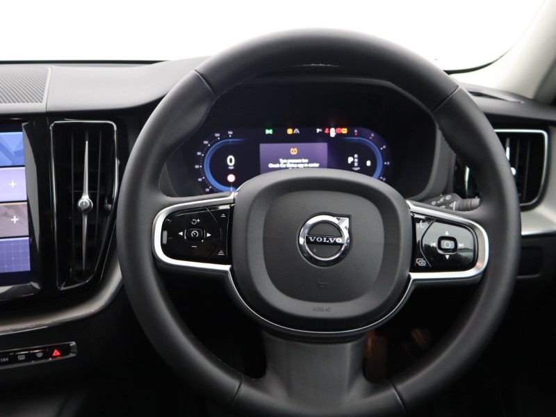 2023 (73) VOLVO XC60 2.0 B4D Plus Dark 5dr AWD Geartronic 4795738