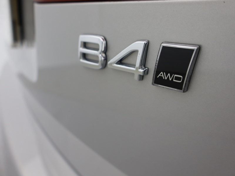 2023 (73) VOLVO XC60 2.0 B4D Plus Dark 5dr AWD Geartronic 4795697