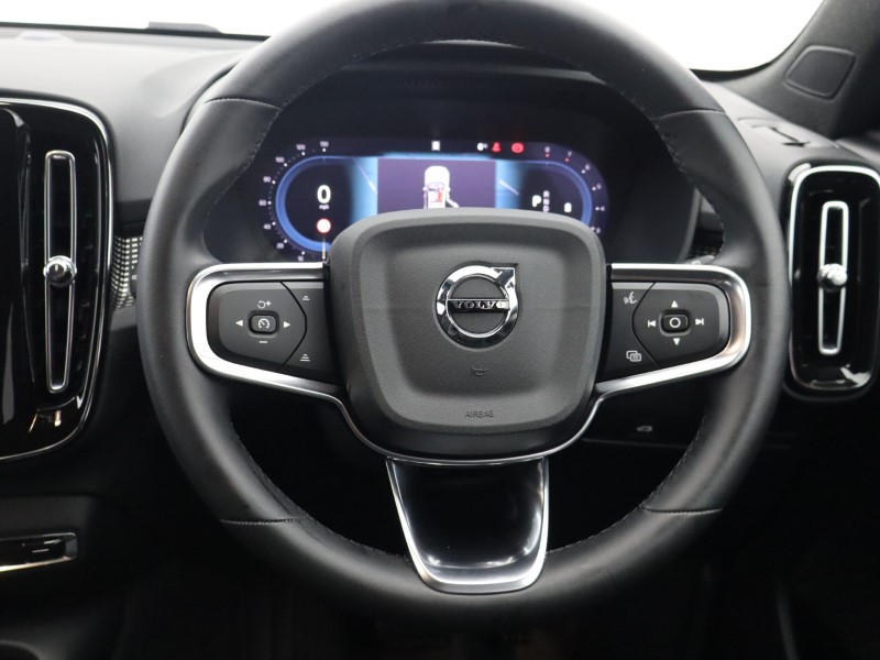 2024 (74) VOLVO XC40 2.0 B3P Plus Dark 5dr Auto 4788411