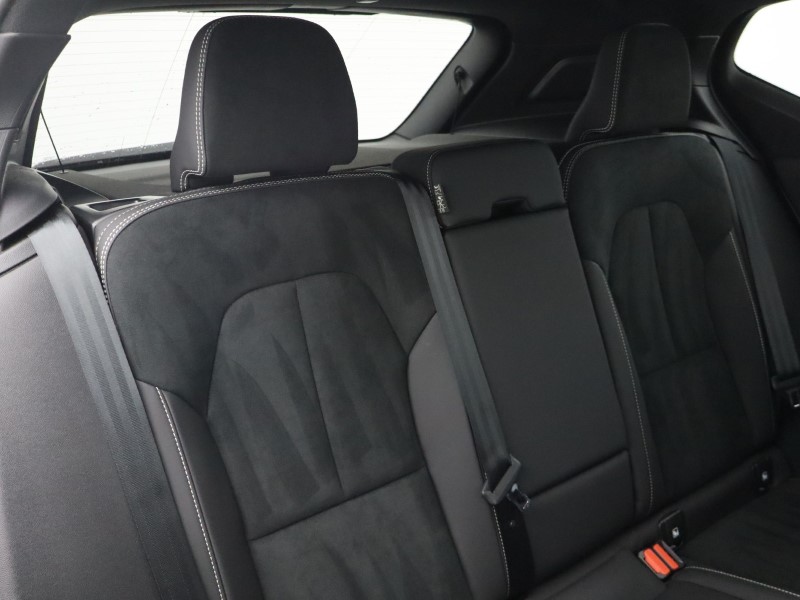 2024 (74) VOLVO XC40 2.0 B3P Plus Dark 5dr Auto 4788408