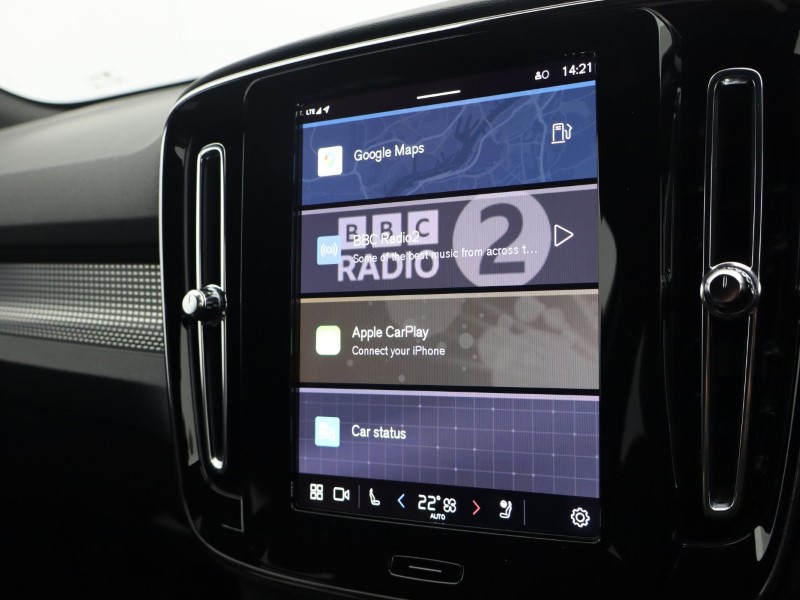 2024 (74) VOLVO XC40 2.0 B3P Plus Dark 5dr Auto 4788415