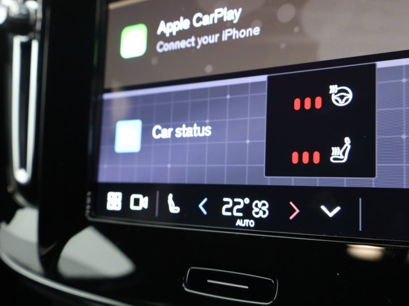 2024 (74) VOLVO XC40 2.0 B3P Plus Dark 5dr Auto 4788420