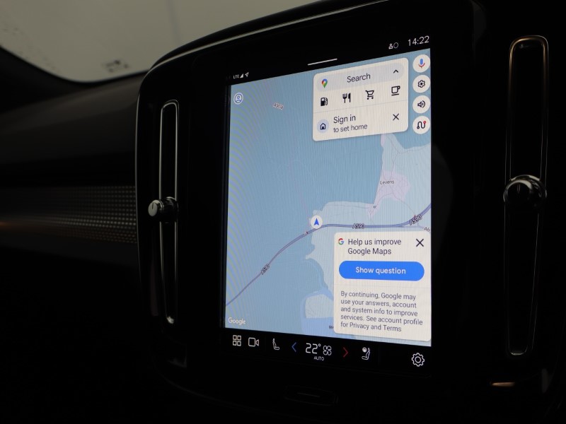 2024 (74) VOLVO XC40 2.0 B3P Plus Dark 5dr Auto 4788417