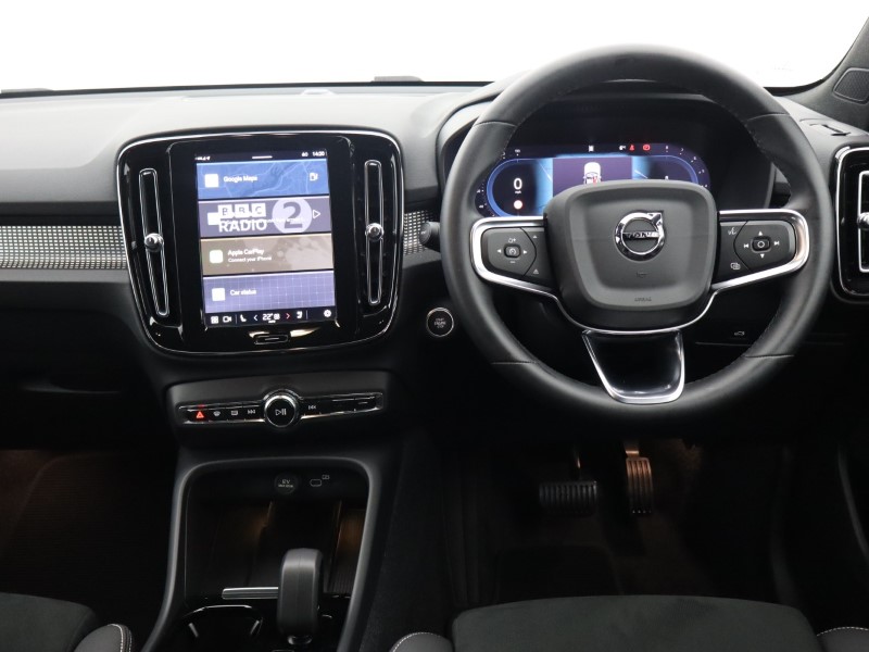 2024 (74) VOLVO XC40 2.0 B3P Plus Dark 5dr Auto 4788410
