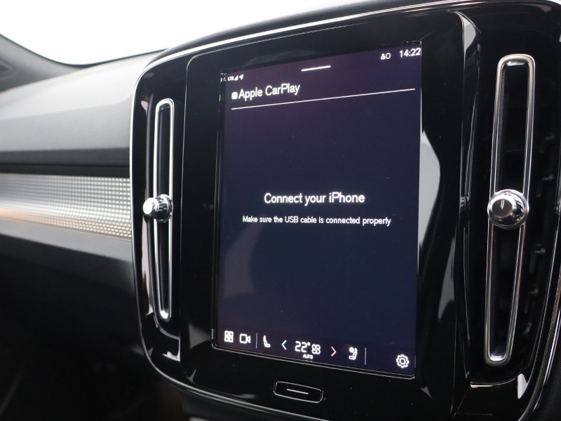 2024 (74) VOLVO XC40 2.0 B3P Plus Dark 5dr Auto 4788419