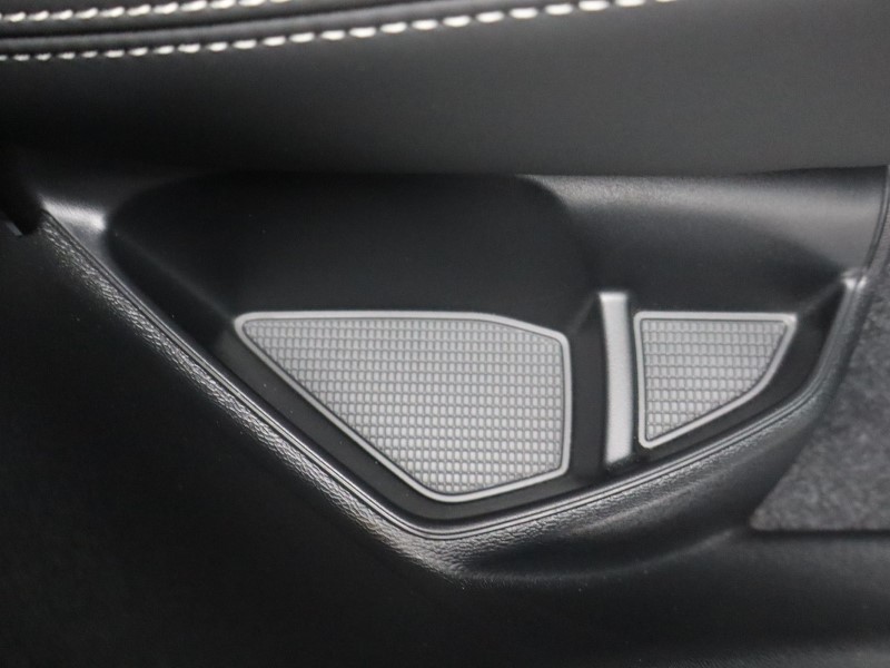 2024 (74) VOLVO XC40 2.0 B3P Plus Dark 5dr Auto 4788405