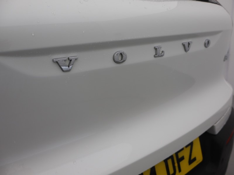 2024 (74) VOLVO XC40 2.0 B3P Plus Dark 5dr Auto 4788369