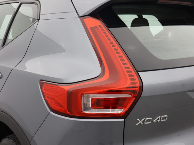 2019 (19) VOLVO XC40 2.0 T4 Momentum Pro 5dr AWD Geartronic 4778223