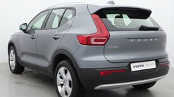 2019 (19) VOLVO XC40 2.0 T4 Momentum Pro 5dr AWD Geartronic 4778181