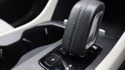 2019 (19) VOLVO XC40 2.0 T4 Momentum Pro 5dr AWD Geartronic 4778215