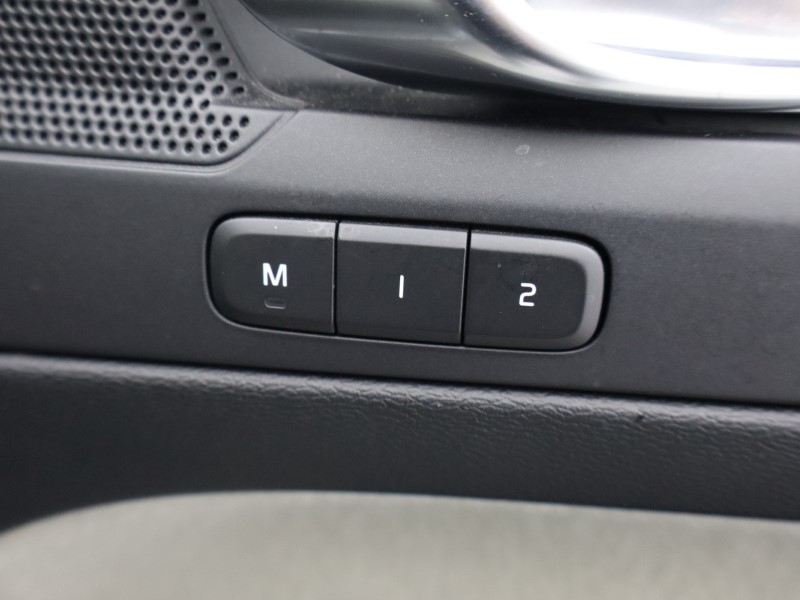 2019 (19) VOLVO XC40 2.0 T4 Momentum Pro 5dr AWD Geartronic 4778193