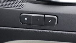 2019 (19) VOLVO XC40 2.0 T4 Momentum Pro 5dr AWD Geartronic 4778193