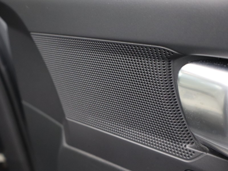 2019 (19) VOLVO XC40 2.0 T4 Momentum Pro 5dr AWD Geartronic 4778190