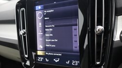 2019 (19) VOLVO XC40 2.0 T4 Momentum Pro 5dr AWD Geartronic 4778212