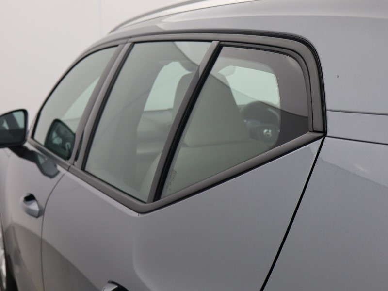 2019 (19) VOLVO XC40 2.0 T4 Momentum Pro 5dr AWD Geartronic 4778226