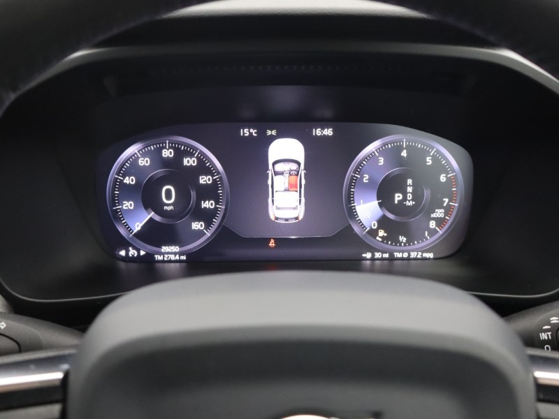 2019 (19) VOLVO XC40 2.0 T4 Momentum Pro 5dr AWD Geartronic 4778209