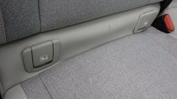 2019 (19) VOLVO XC40 2.0 T4 Momentum Pro 5dr AWD Geartronic 4778202