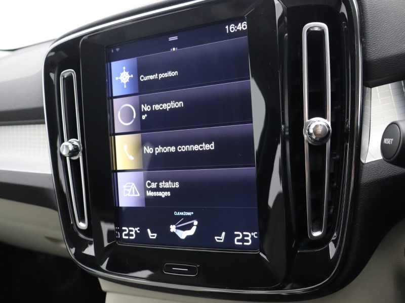 2019 (19) VOLVO XC40 2.0 T4 Momentum Pro 5dr AWD Geartronic 4778210