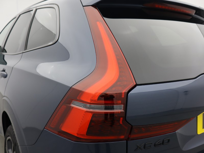 2025 (75) VOLVO XC60 2.0 B5P Plus Black Edition 5dr AWD Geartronic *VAT QUALIFYING* 5426511