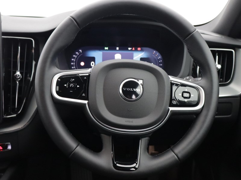 2025 (75) VOLVO XC60 2.0 B5P Plus Black Edition 5dr AWD Geartronic *VAT QUALIFYING* 5426541