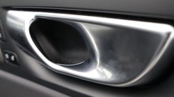 2025 (75) VOLVO XC60 2.0 B5P Plus Black Edition 5dr AWD Geartronic *VAT QUALIFYING* 5426527
