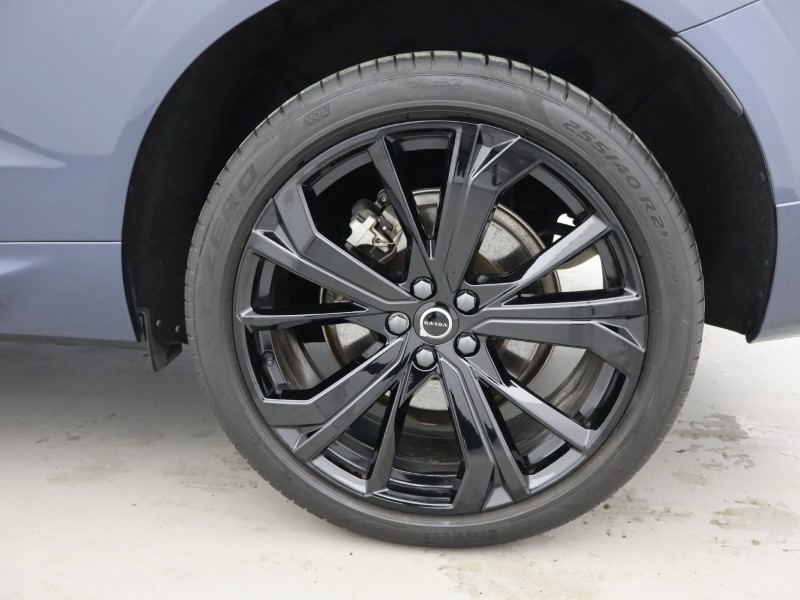 2025 (75) VOLVO XC60 2.0 B5P Plus Black Edition 5dr AWD Geartronic *VAT QUALIFYING* 5426517