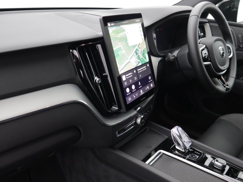 2025 (75) VOLVO XC60 2.0 B5P Plus Black Edition 5dr AWD Geartronic *VAT QUALIFYING* 5426522