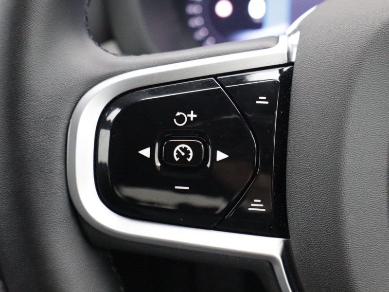 2025 (75) VOLVO XC60 2.0 B5P Plus Black Edition 5dr AWD Geartronic *VAT QUALIFYING* 5426542