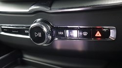 2025 (75) VOLVO XC60 2.0 B5P Plus Black Edition 5dr AWD Geartronic *VAT QUALIFYING* 5426552