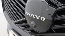 2025 (75) VOLVO XC60 2.0 B5P Plus Black Edition 5dr AWD Geartronic *VAT QUALIFYING* 5426503