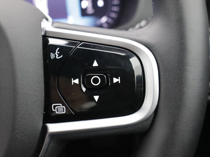 2025 (75) VOLVO XC60 2.0 B5P Plus Black Edition 5dr AWD Geartronic *VAT QUALIFYING* 5426543