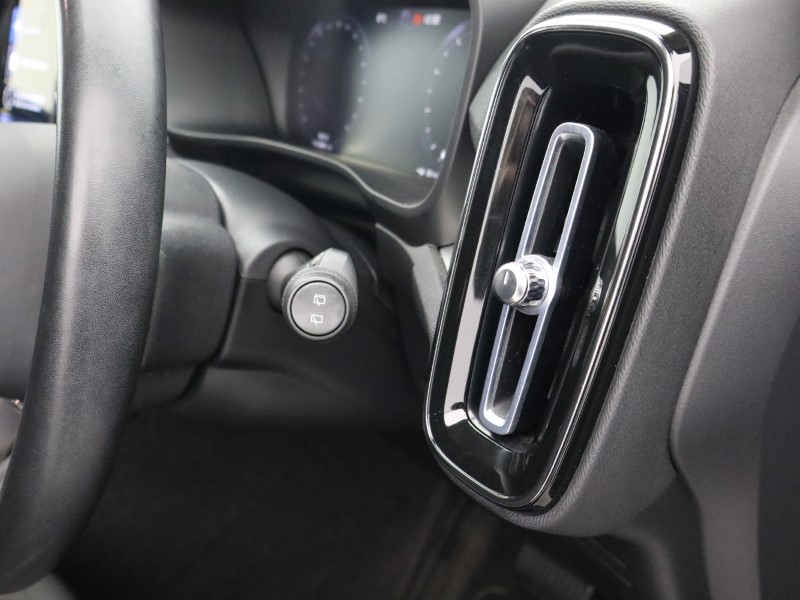 2021 (71) VOLVO XC40 1.5 T3 [163] Momentum 5dr Geartronic 4787837