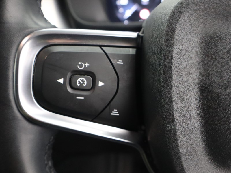 2021 (71) VOLVO XC40 1.5 T3 [163] Momentum 5dr Geartronic 4787850