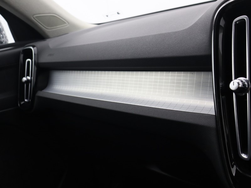 2021 (71) VOLVO XC40 1.5 T3 [163] Momentum 5dr Geartronic 4787861