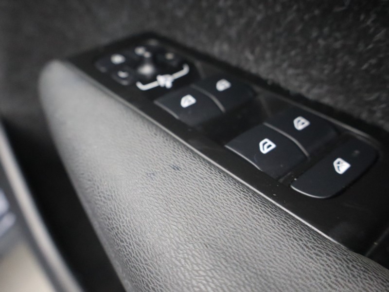 2021 (71) VOLVO XC40 1.5 T3 [163] Momentum 5dr Geartronic 4787834