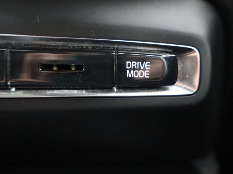 2021 (71) VOLVO XC40 1.5 T3 [163] Momentum 5dr Geartronic 4787857