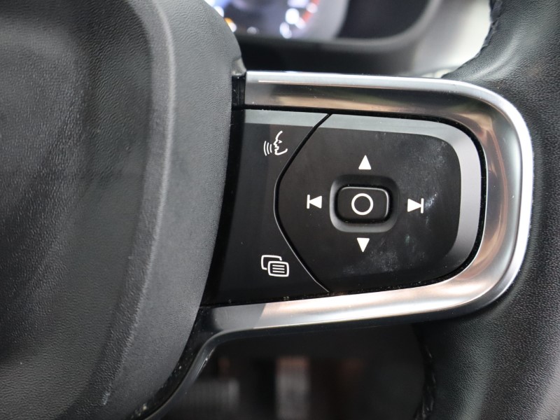 2021 (71) VOLVO XC40 1.5 T3 [163] Momentum 5dr Geartronic 4787851