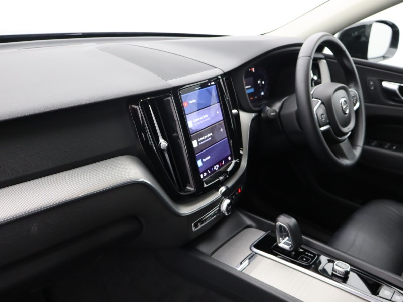 2022 (72) VOLVO XC60 2.0 B5P Core 5dr AWD Geartronic 4784196