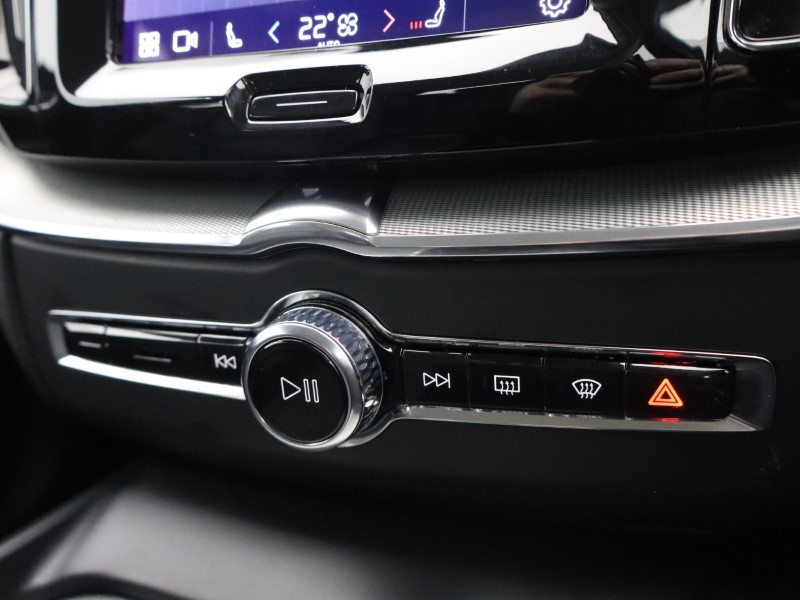 2022 (72) VOLVO XC60 2.0 B5P Core 5dr AWD Geartronic 4784211