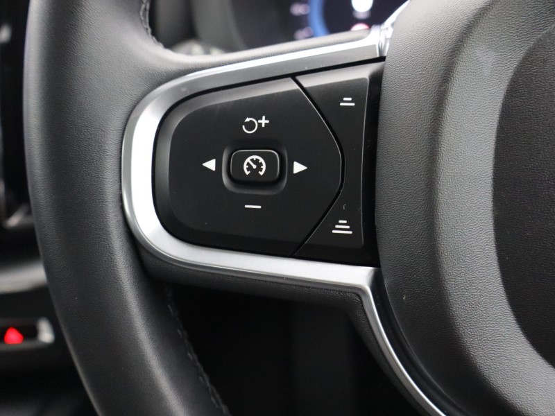 2022 (72) VOLVO XC60 2.0 B5P Core 5dr AWD Geartronic 4784203