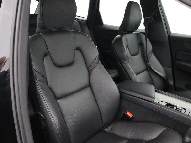 2022 (72) VOLVO XC60 2.0 B5P Core 5dr AWD Geartronic 4784191