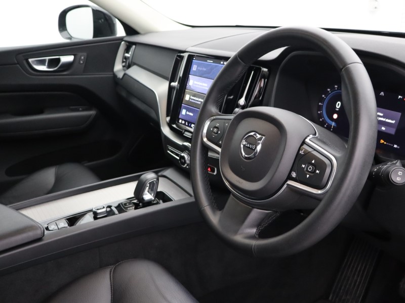 2022 (72) VOLVO XC60 2.0 B5P Core 5dr AWD Geartronic 4784192