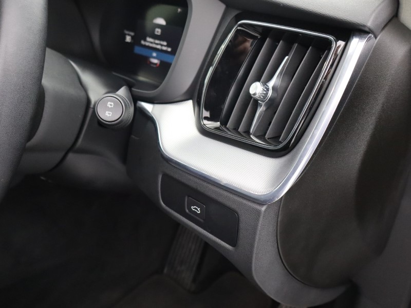 2022 (72) VOLVO XC60 2.0 B5P Core 5dr AWD Geartronic 4784188