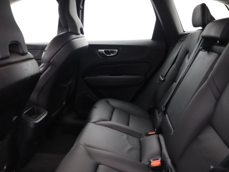 2022 (72) VOLVO XC60 2.0 B5P Core 5dr AWD Geartronic 4784183