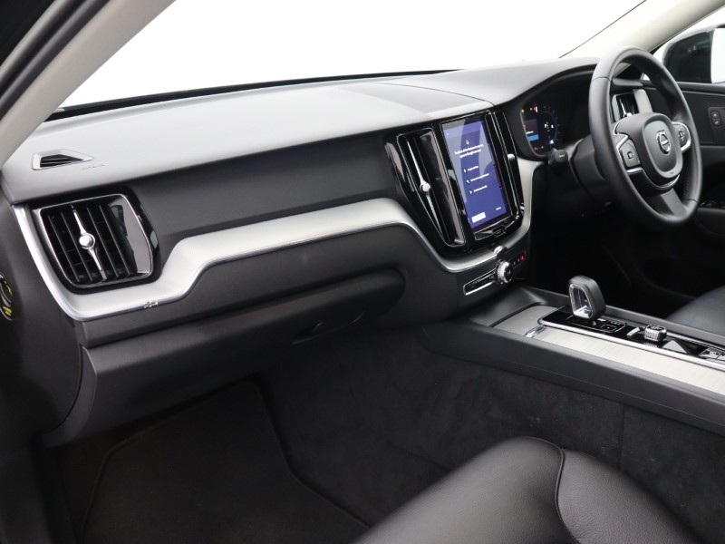 2022 (72) VOLVO XC60 2.0 B5P Core 5dr AWD Geartronic 4784194