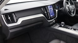 2022 (72) VOLVO XC60 2.0 B5P Core 5dr AWD Geartronic 4784194