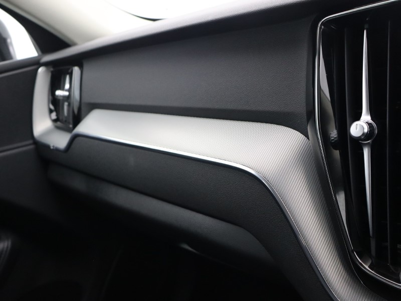 2022 (72) VOLVO XC60 2.0 B5P Core 5dr AWD Geartronic 4784214