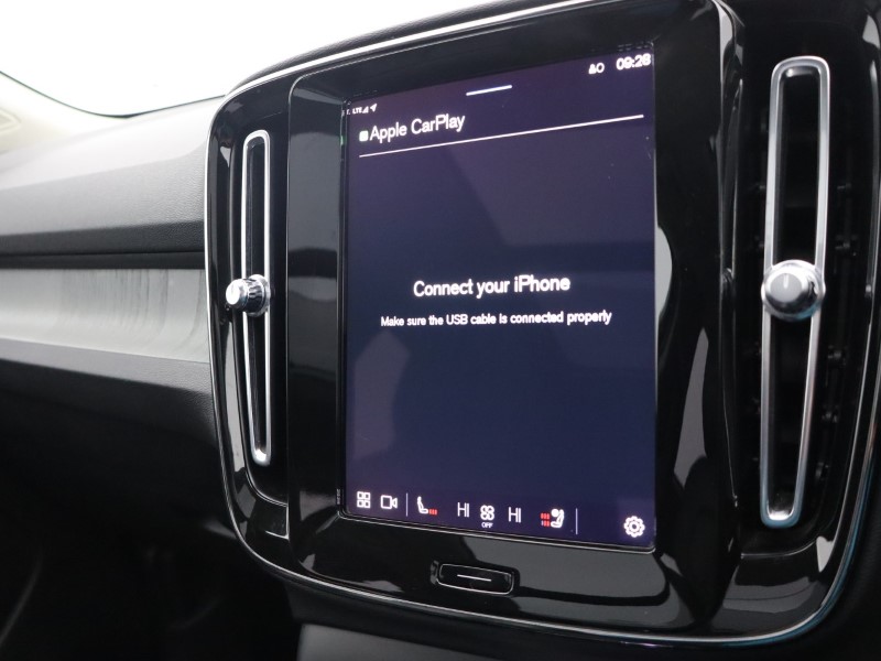 2022 (72) VOLVO XC40 2.0 B4P Ultimate Dark 5dr Auto 4799906