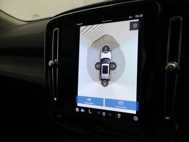 2022 (72) VOLVO XC40 2.0 B4P Ultimate Dark 5dr Auto 4799904